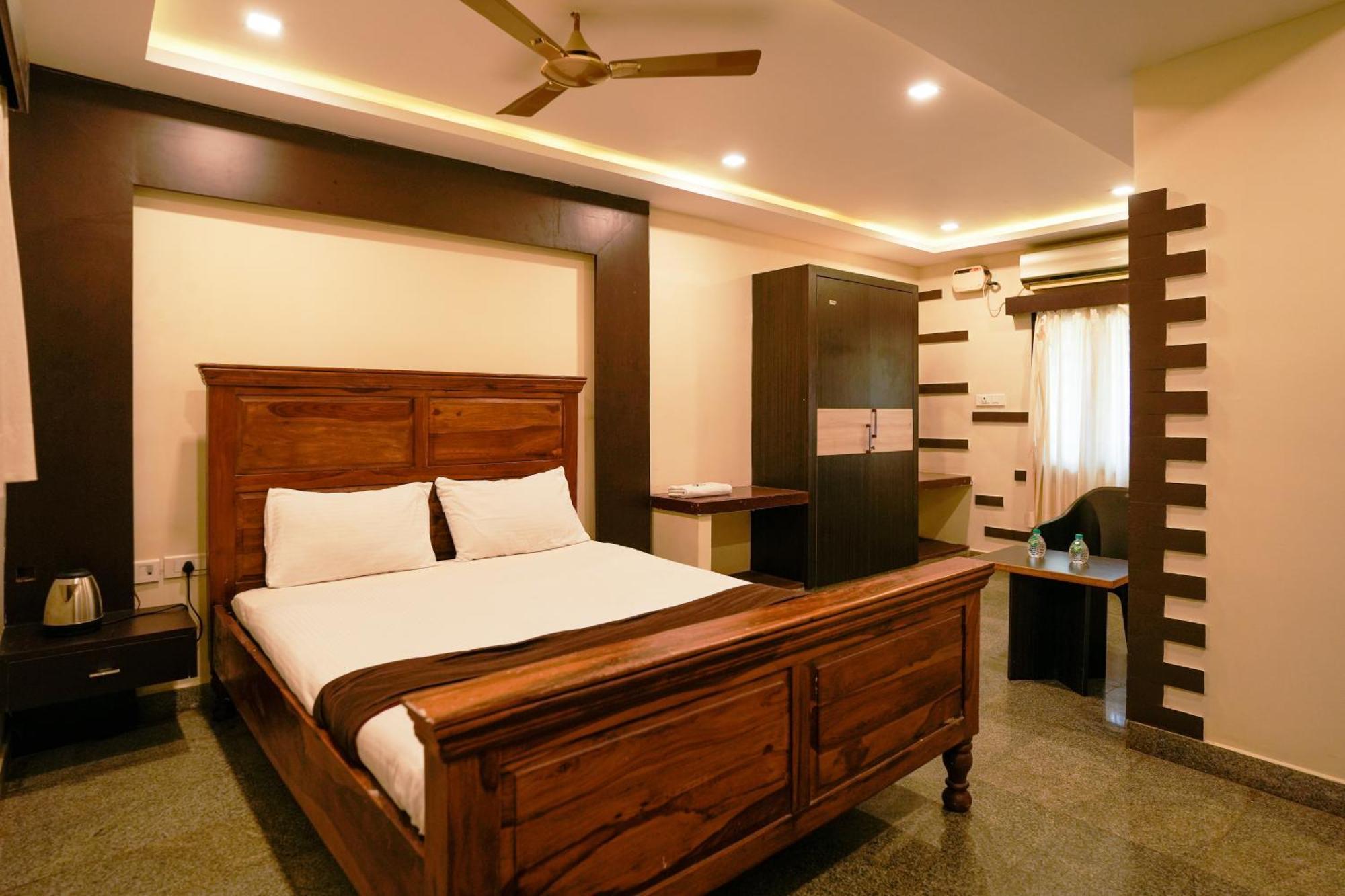 La Courtyard Hotel ปอนดิเชอรี ภายนอก รูปภาพ