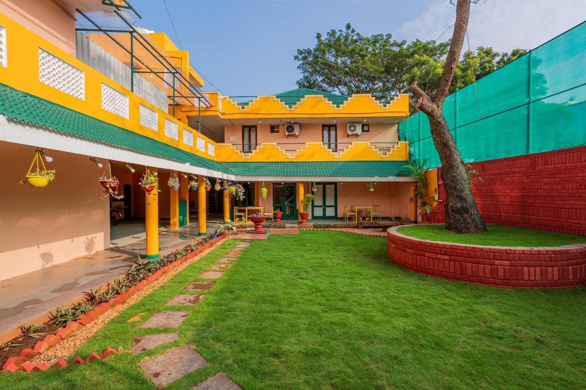 La Courtyard Hotel ปอนดิเชอรี ภายนอก รูปภาพ